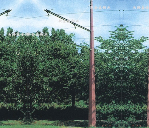 电气化铁路输电杆