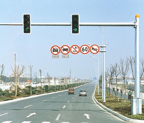 八边形单叉长壁信号灯杆